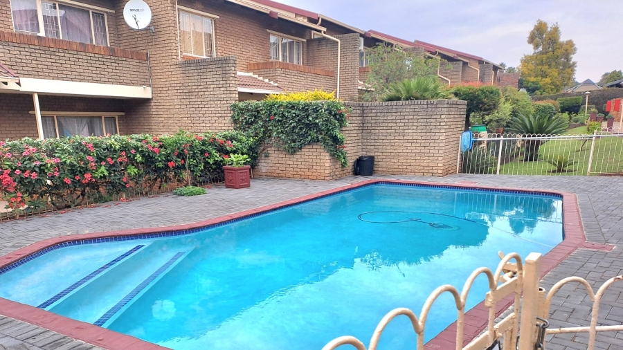 3 Bedroom Property for Sale in Florida Park Gauteng