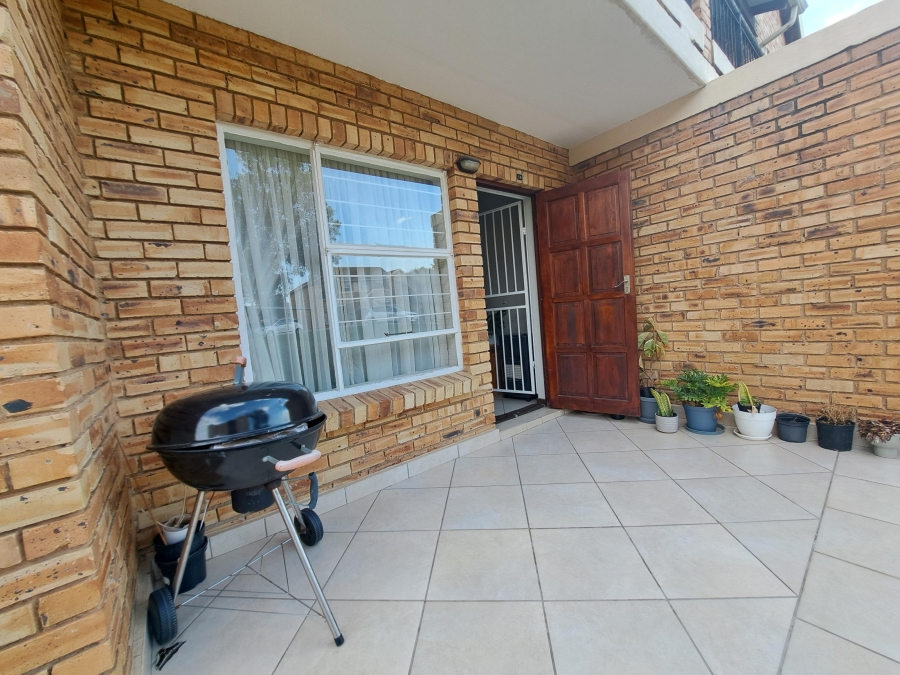 To Let 2 Bedroom Property for Rent in Honeydew Gauteng
