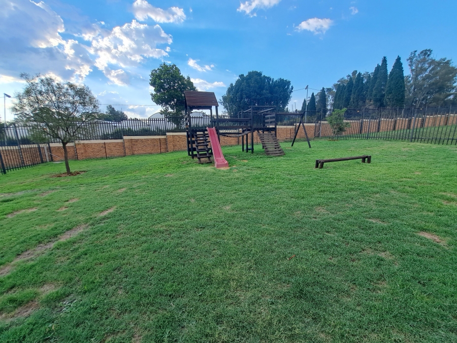 To Let 2 Bedroom Property for Rent in Honeydew Gauteng