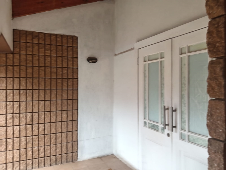 To Let 1 Bedroom Property for Rent in Windsor East Gauteng