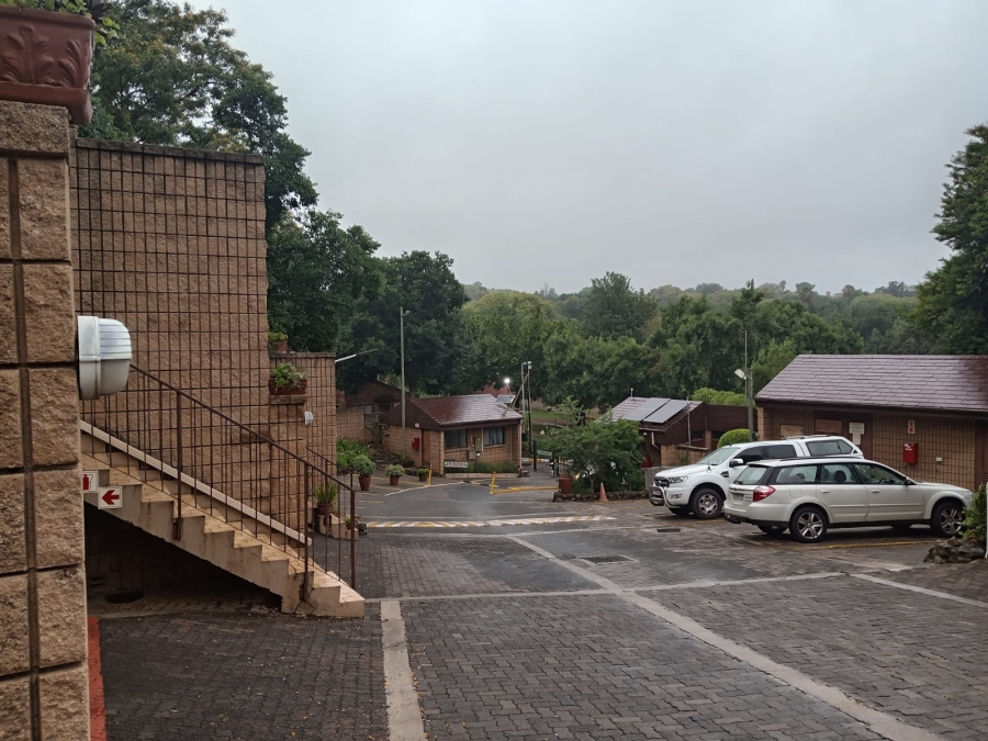 To Let 1 Bedroom Property for Rent in Windsor East Gauteng