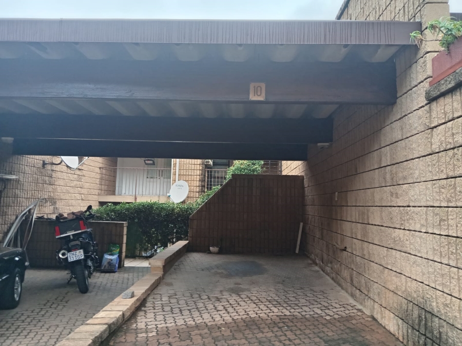 To Let 1 Bedroom Property for Rent in Windsor East Gauteng