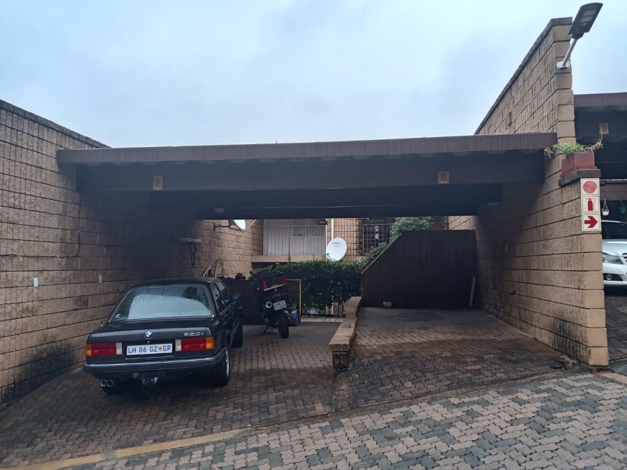 To Let 1 Bedroom Property for Rent in Windsor East Gauteng