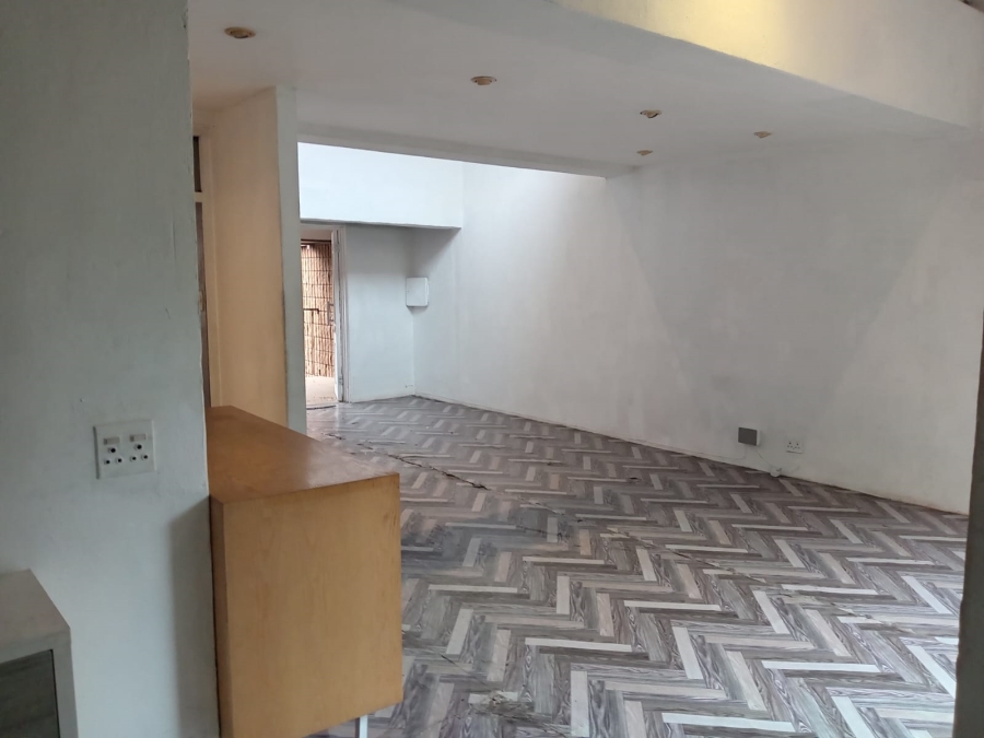 To Let 1 Bedroom Property for Rent in Windsor East Gauteng