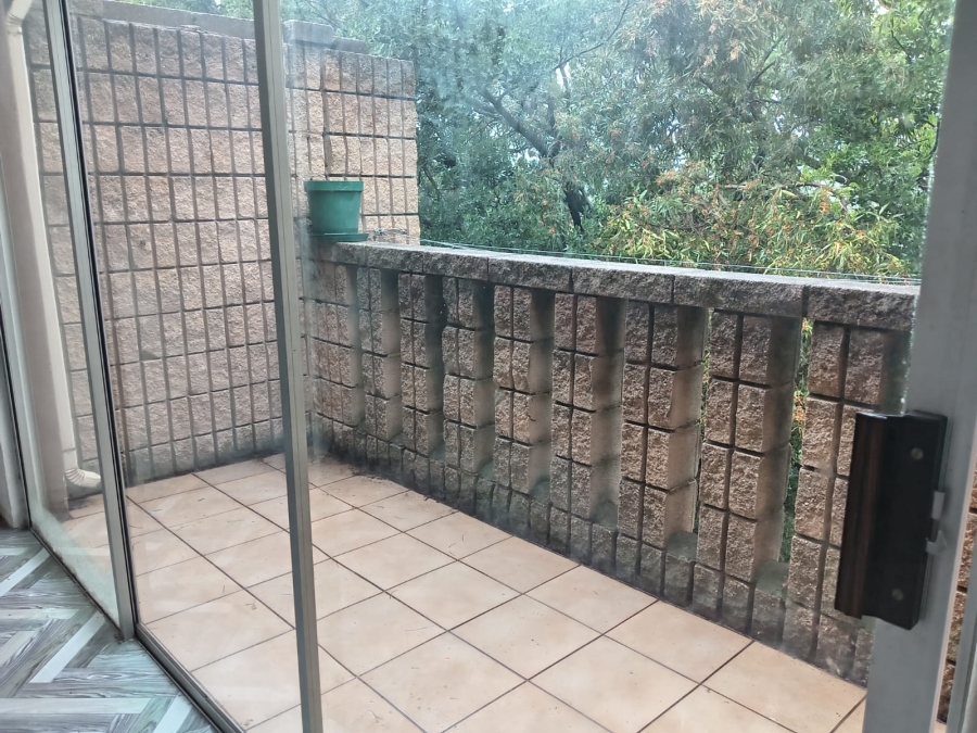 To Let 1 Bedroom Property for Rent in Windsor East Gauteng