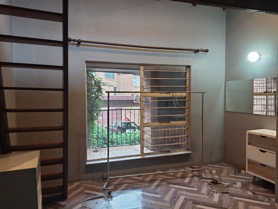 To Let 1 Bedroom Property for Rent in Windsor East Gauteng