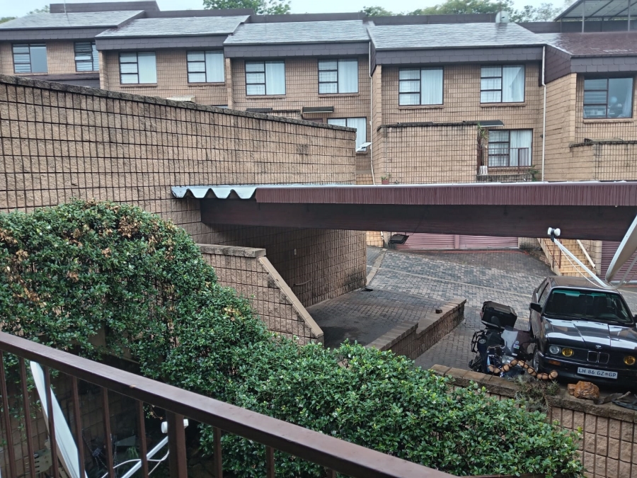 To Let 1 Bedroom Property for Rent in Windsor East Gauteng