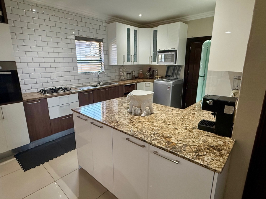 3 Bedroom Property for Sale in Wildtuinpark Gauteng