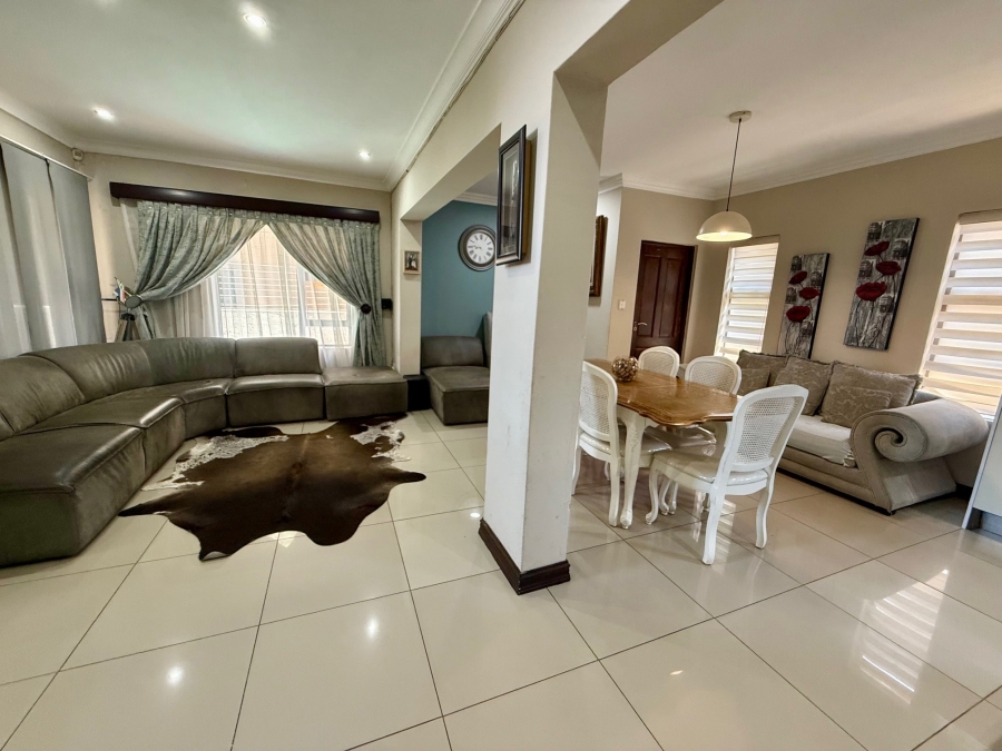 3 Bedroom Property for Sale in Wildtuinpark Gauteng