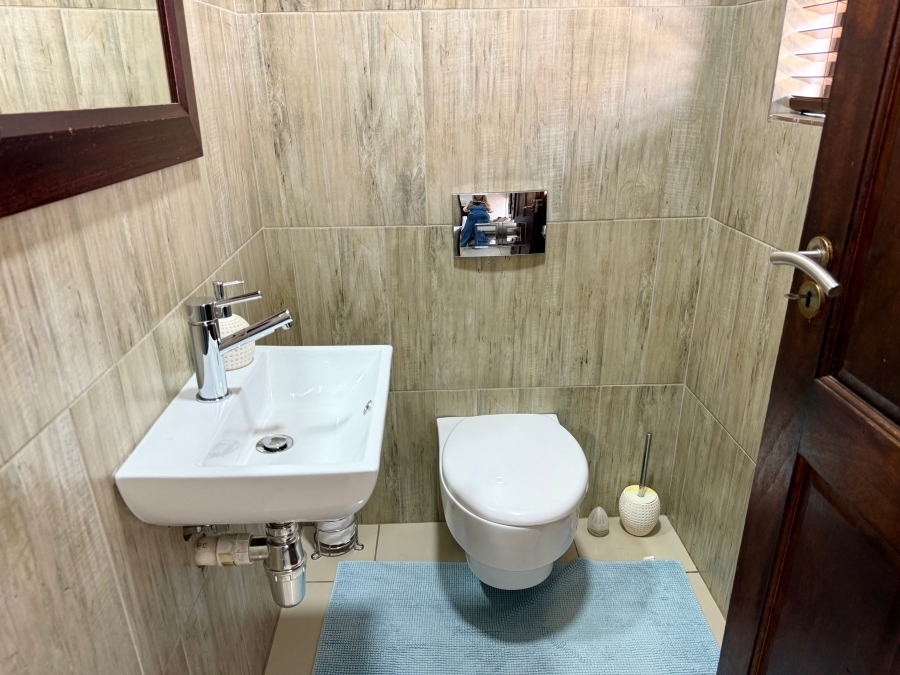 3 Bedroom Property for Sale in Wildtuinpark Gauteng