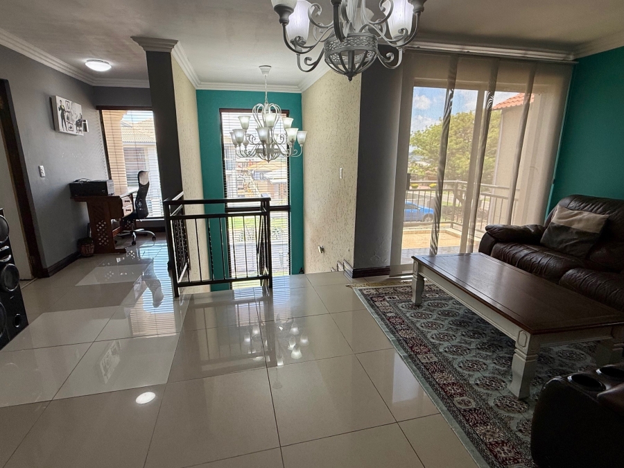 3 Bedroom Property for Sale in Wildtuinpark Gauteng