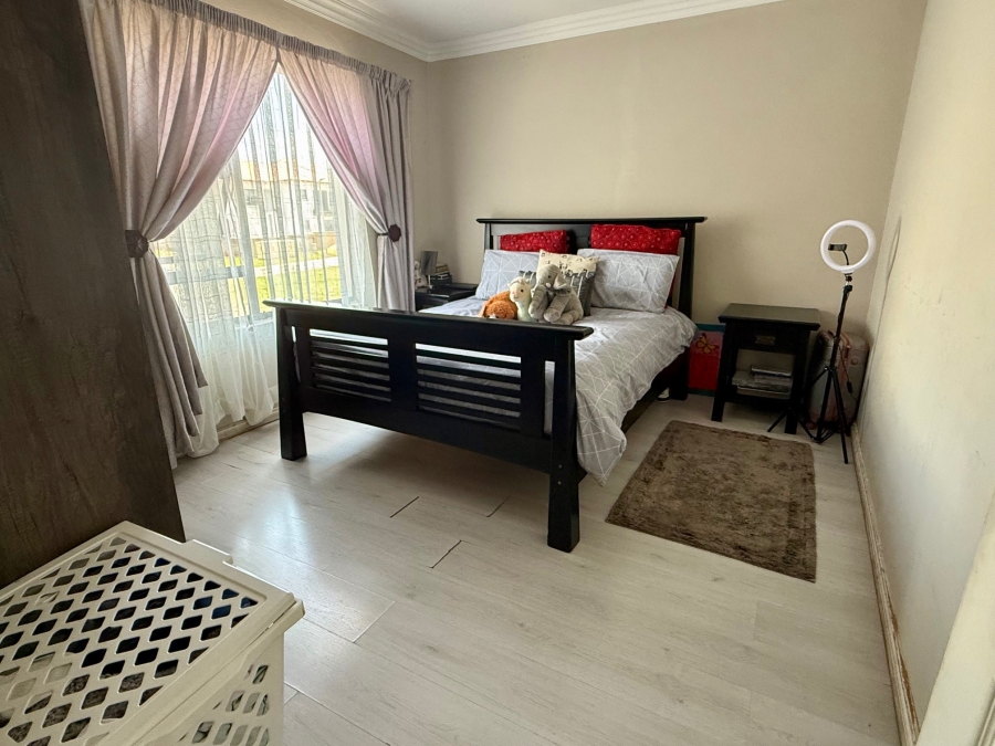 3 Bedroom Property for Sale in Wildtuinpark Gauteng