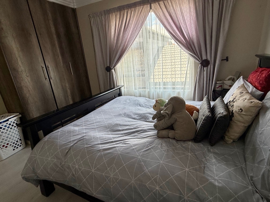 3 Bedroom Property for Sale in Wildtuinpark Gauteng