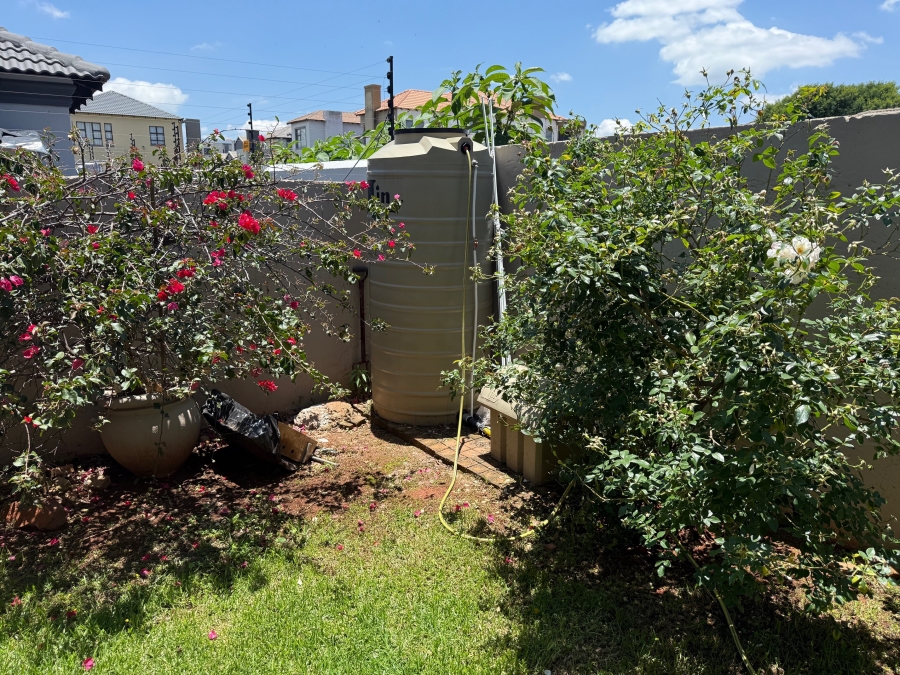 3 Bedroom Property for Sale in Wildtuinpark Gauteng