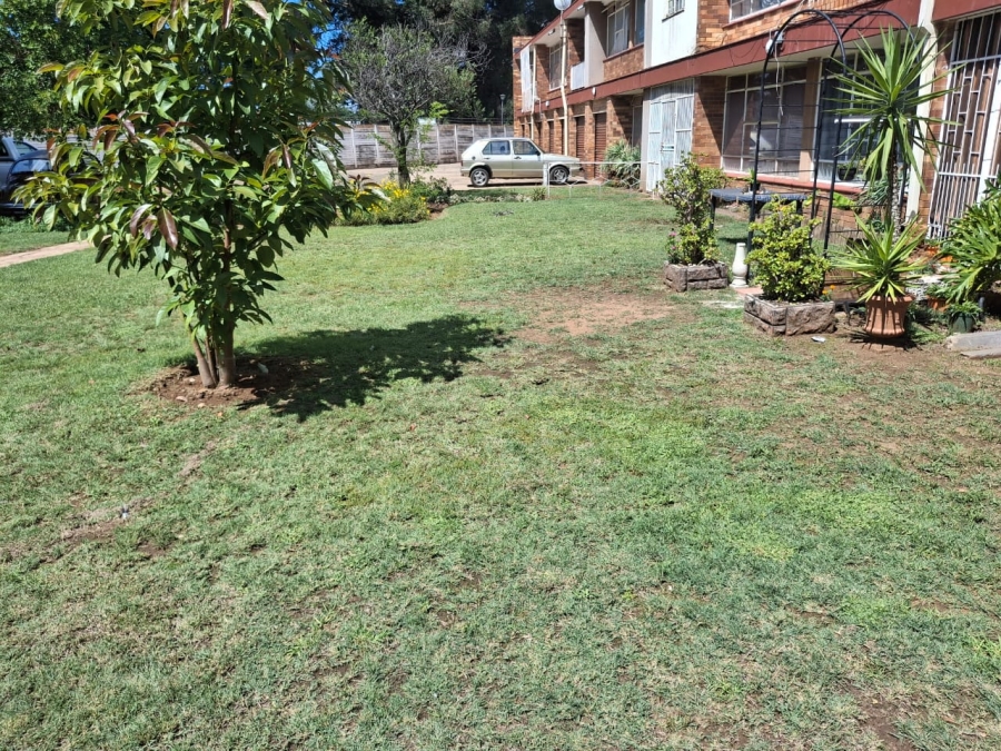 2 Bedroom Property for Sale in Greenhills Gauteng