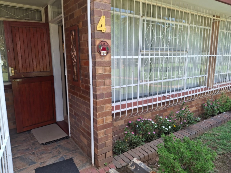 2 Bedroom Property for Sale in Greenhills Gauteng