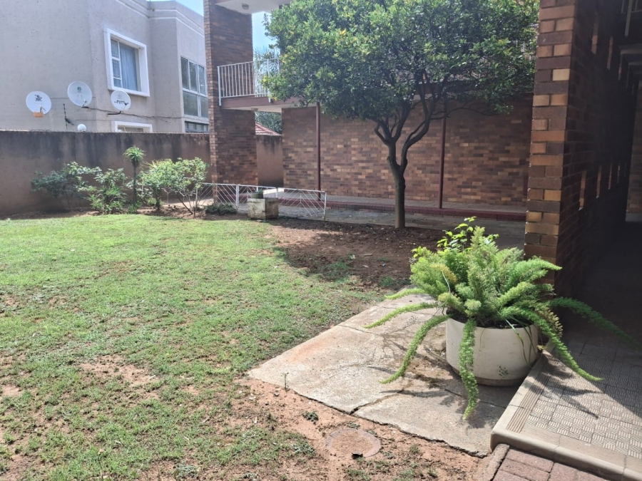 2 Bedroom Property for Sale in Greenhills Gauteng