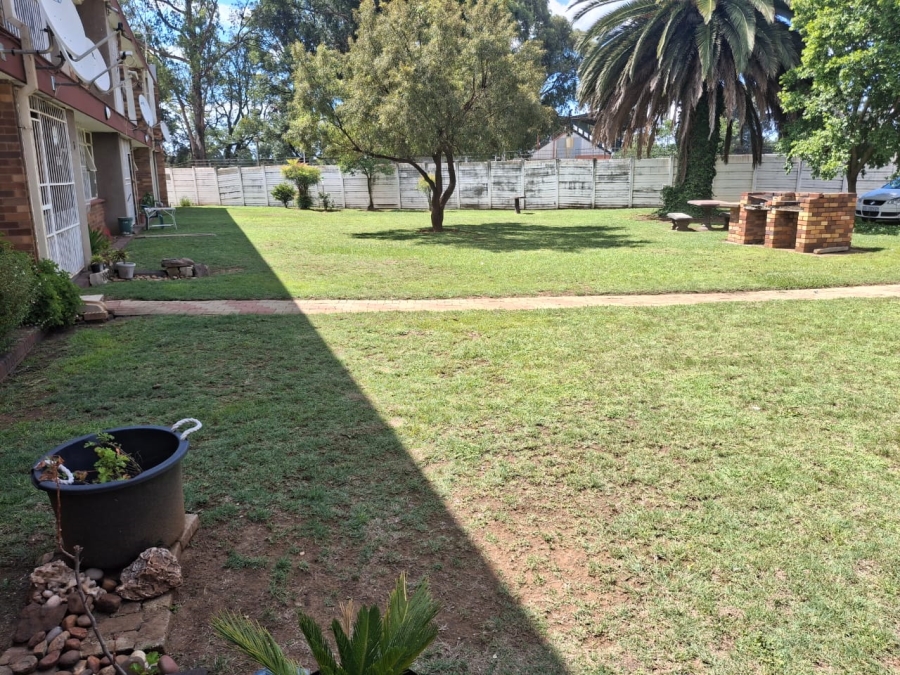 2 Bedroom Property for Sale in Greenhills Gauteng