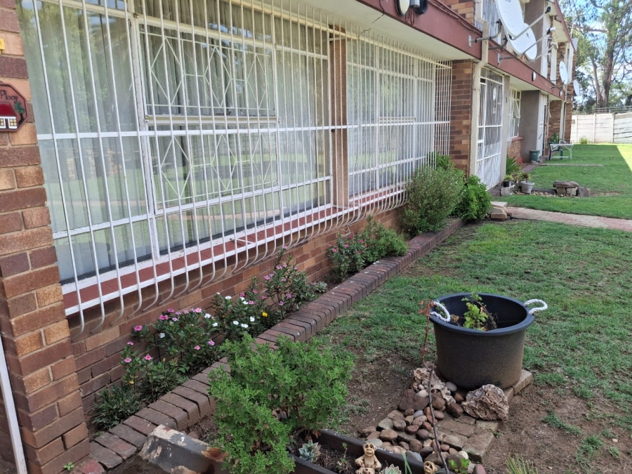 2 Bedroom Property for Sale in Greenhills Gauteng