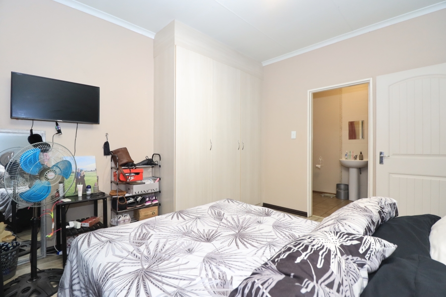 2 Bedroom Property for Sale in Honeydew Gauteng