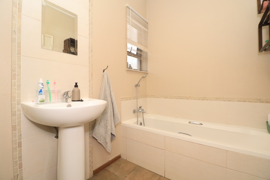 2 Bedroom Property for Sale in Honeydew Gauteng