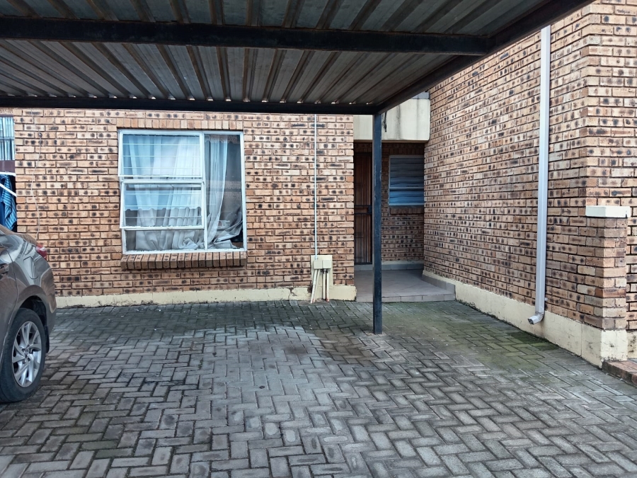2 Bedroom Property for Sale in Honeydew Gauteng