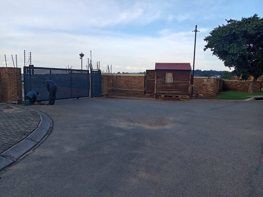 2 Bedroom Property for Sale in Honeydew Gauteng