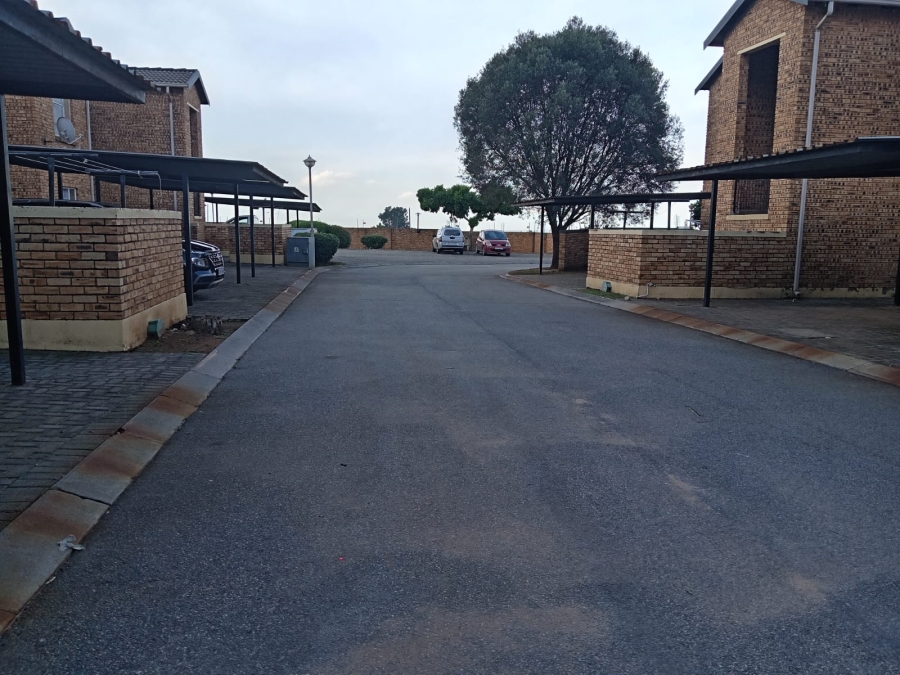 2 Bedroom Property for Sale in Honeydew Gauteng