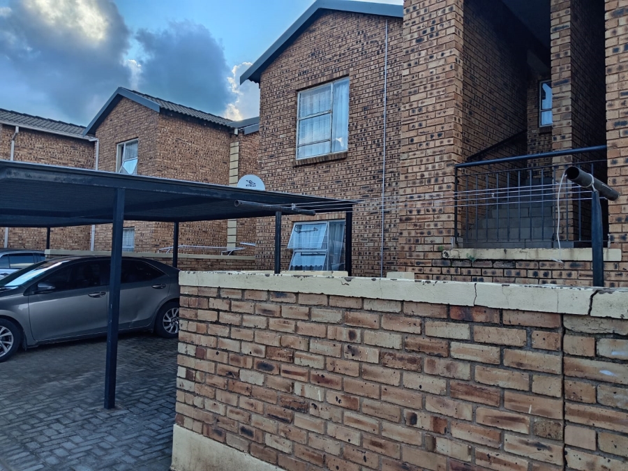 2 Bedroom Property for Sale in Honeydew Gauteng