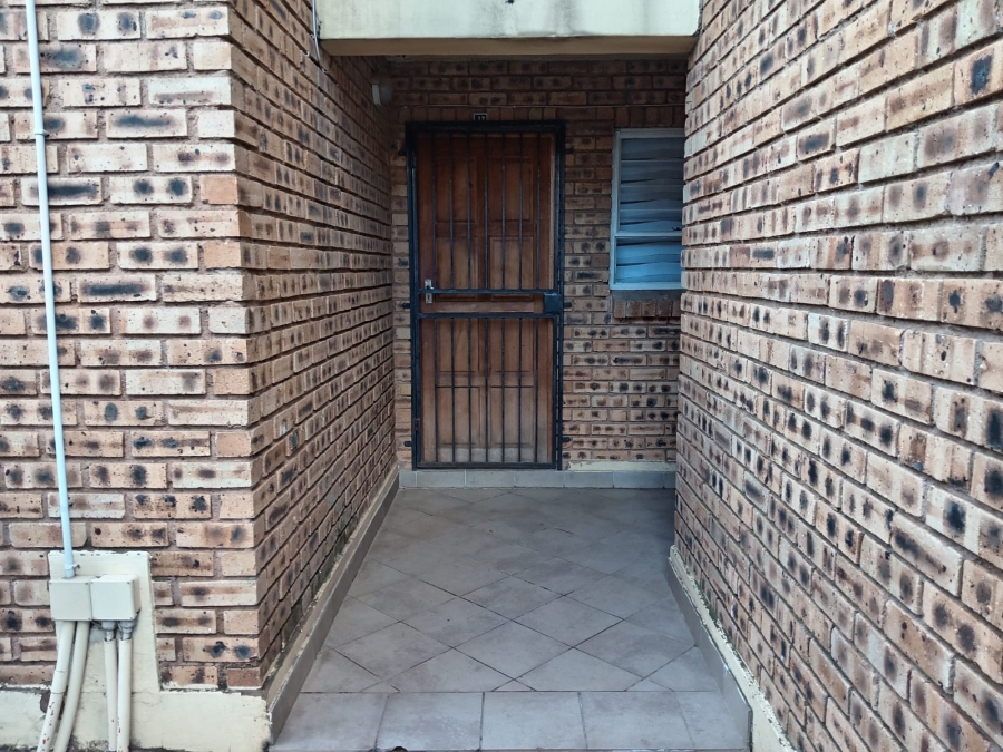 2 Bedroom Property for Sale in Honeydew Gauteng