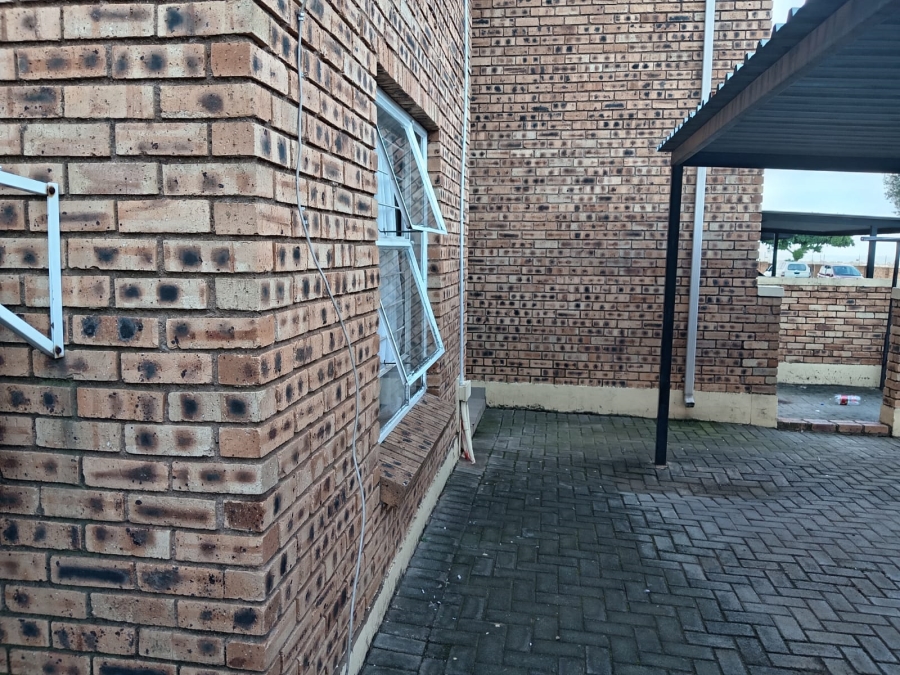 2 Bedroom Property for Sale in Honeydew Gauteng