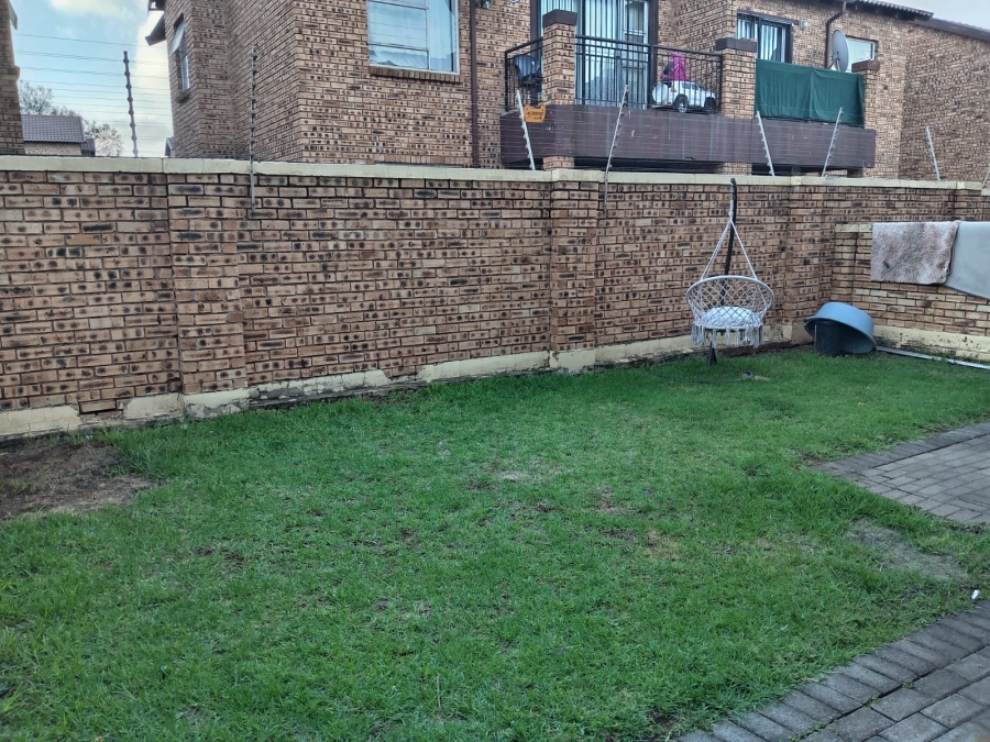 2 Bedroom Property for Sale in Honeydew Gauteng