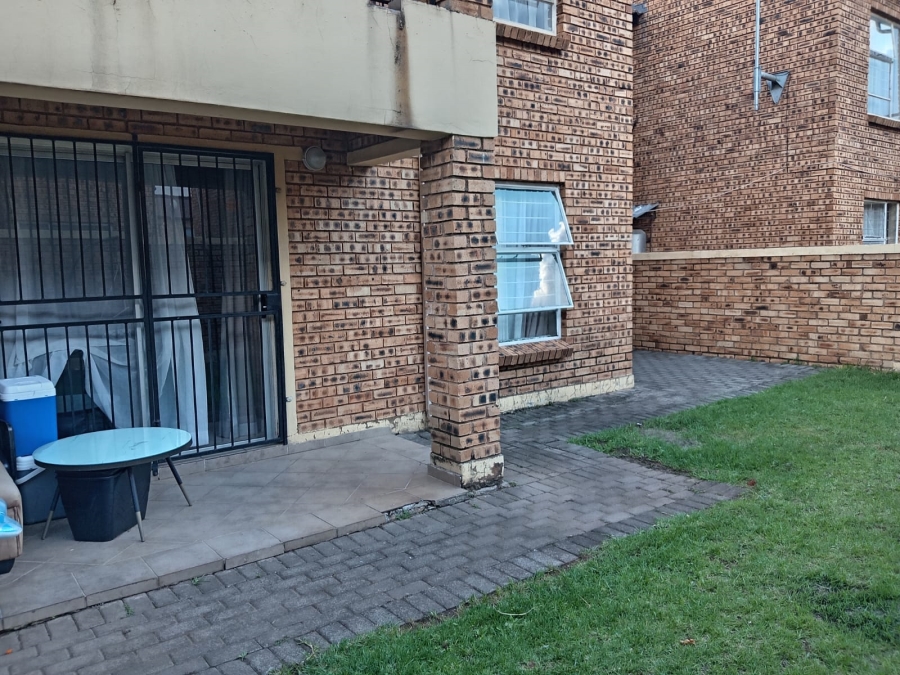 2 Bedroom Property for Sale in Honeydew Gauteng