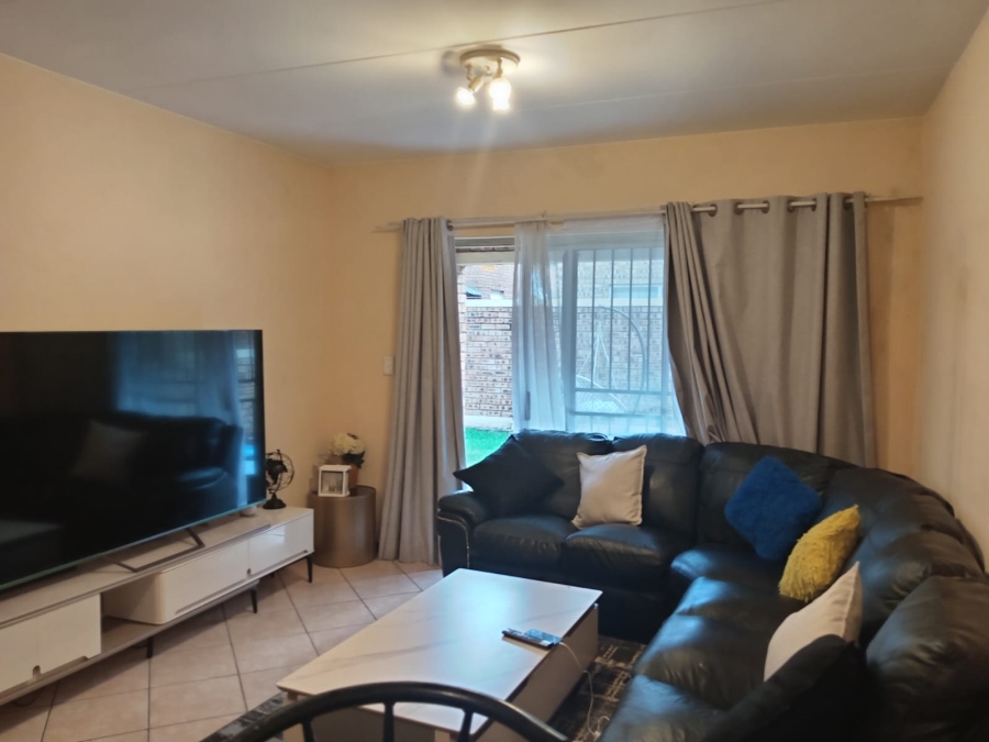 2 Bedroom Property for Sale in Honeydew Gauteng