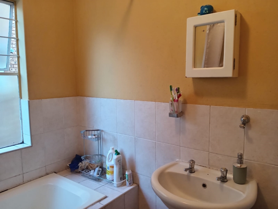 2 Bedroom Property for Sale in Honeydew Gauteng