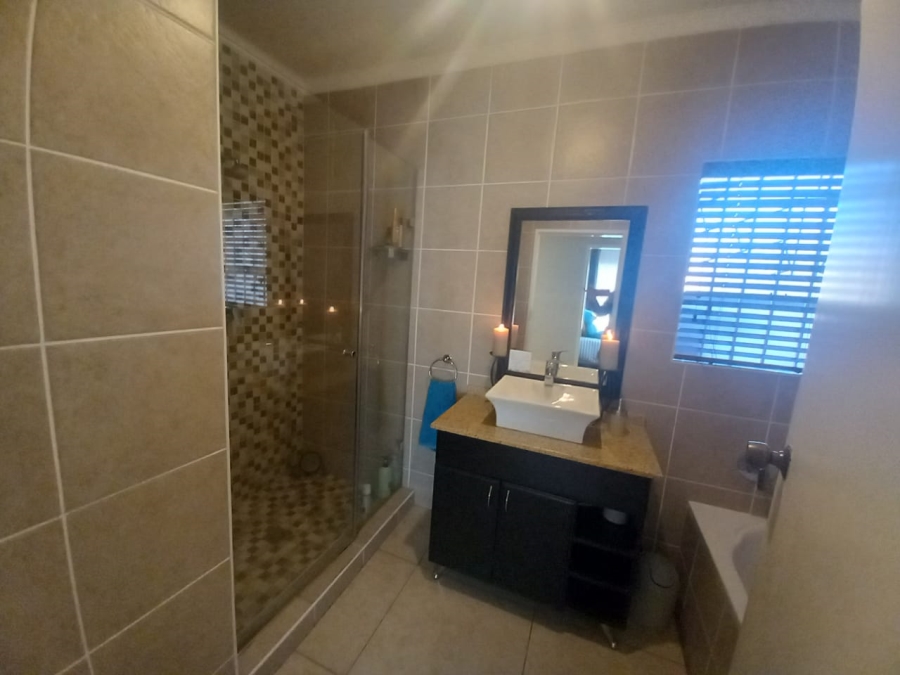 To Let 3 Bedroom Property for Rent in Horison Gauteng