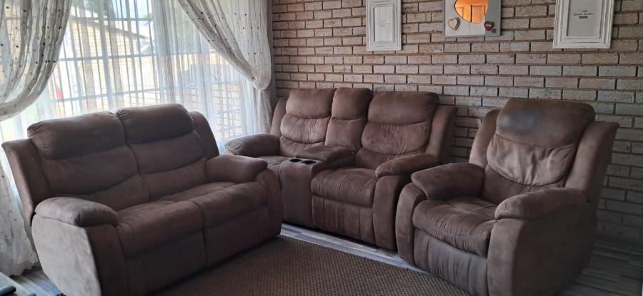 To Let 2 Bedroom Property for Rent in Noordheuwel Gauteng