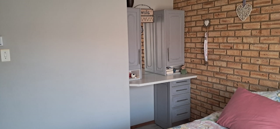 To Let 2 Bedroom Property for Rent in Noordheuwel Gauteng