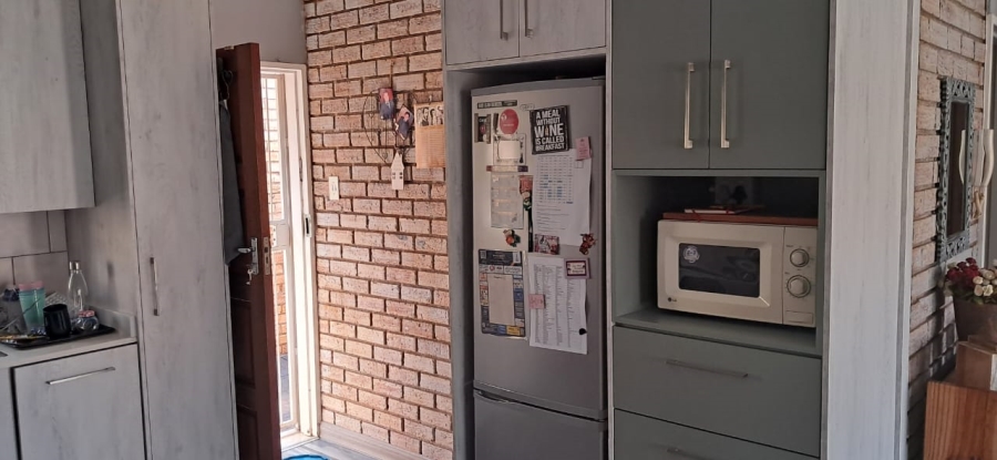 To Let 2 Bedroom Property for Rent in Noordheuwel Gauteng