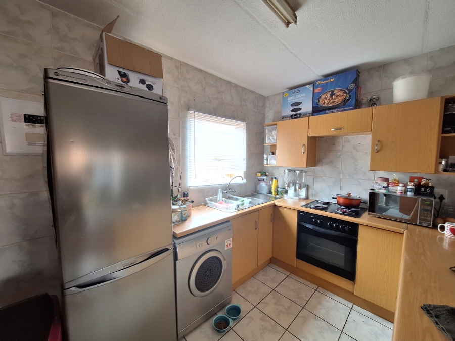 2 Bedroom Property for Sale in Noordheuwel Gauteng