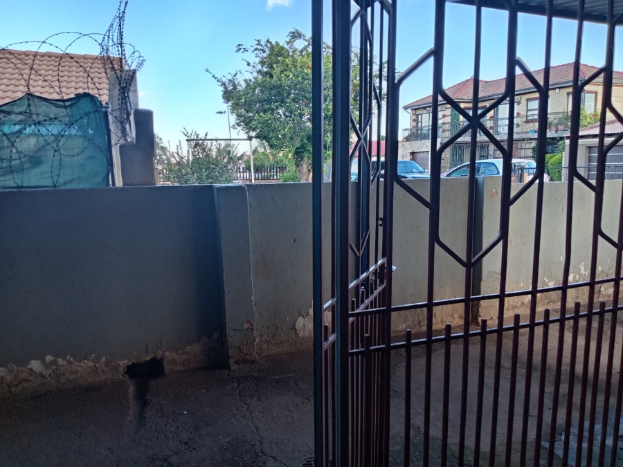 3 Bedroom Property for Sale in Lenasia Ext 13 Gauteng