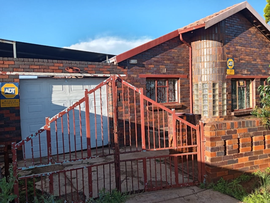 3 Bedroom Property for Sale in Lenasia Ext 13 Gauteng