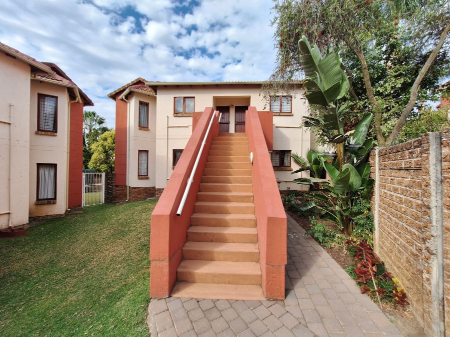 To Let 2 Bedroom Property for Rent in North Riding Gauteng