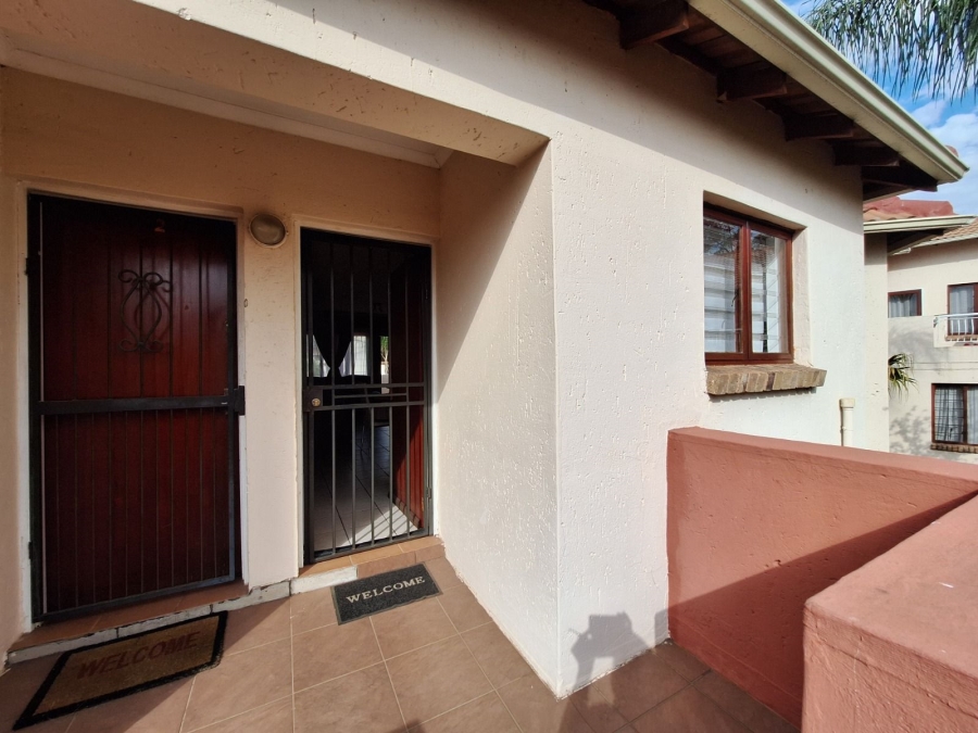 To Let 2 Bedroom Property for Rent in North Riding Gauteng