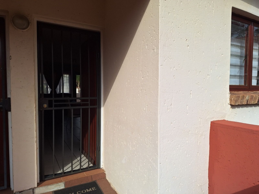To Let 2 Bedroom Property for Rent in North Riding Gauteng
