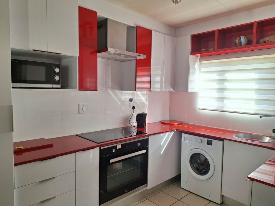 To Let 2 Bedroom Property for Rent in North Riding Gauteng