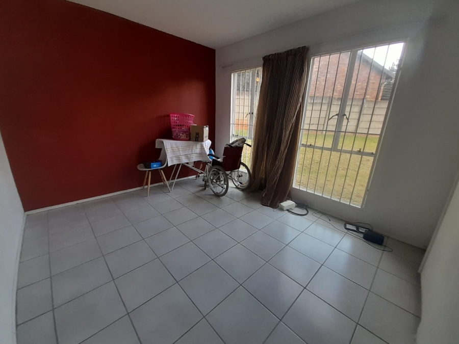 To Let 3 Bedroom Property for Rent in Weltevreden Park Gauteng