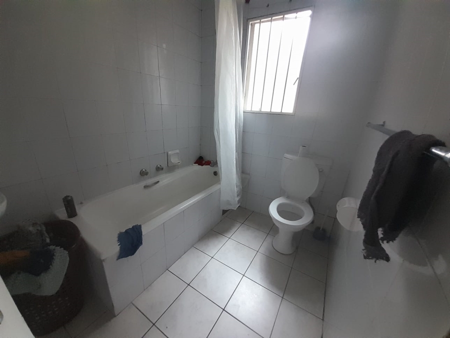 To Let 3 Bedroom Property for Rent in Weltevreden Park Gauteng