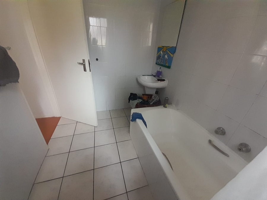 To Let 3 Bedroom Property for Rent in Weltevreden Park Gauteng