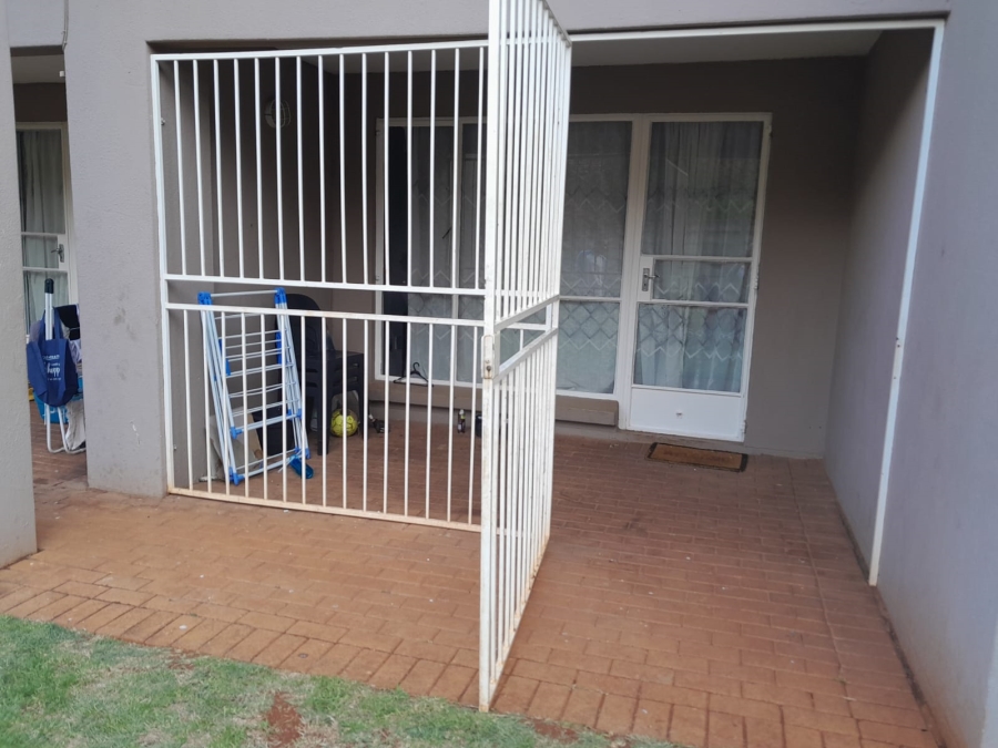 To Let 3 Bedroom Property for Rent in Weltevreden Park Gauteng